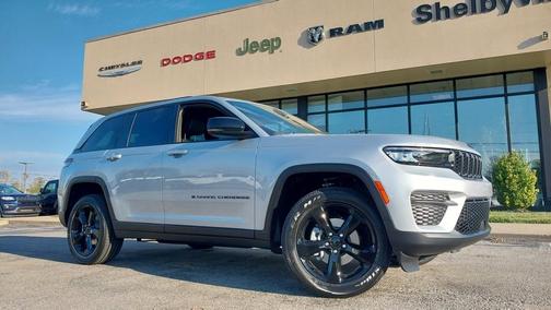 2025 Jeep Grand Cherokee Laredo