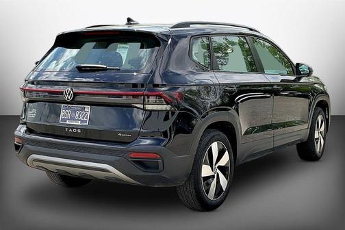 Deep Black Pearl Effect 2025 Volkswagen Taos 1.5T S