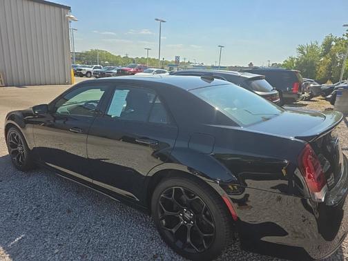 2019 Chrysler 300 S