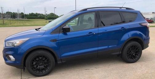 Lightning Blue Metallic 2018 Ford Escape SE