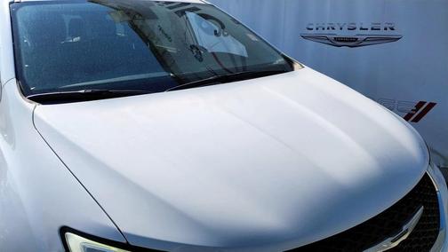 2021 Chrysler Pacifica Touring-L