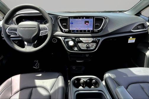 PXJ 2027 Chrysler Pacifica SELECT