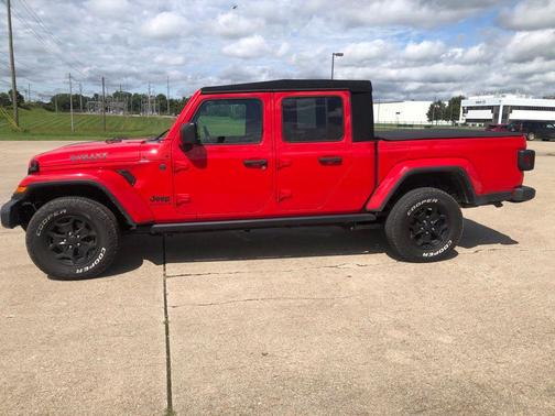 Firecracker Red Clearcoat 2022 Jeep Gladiator Sport