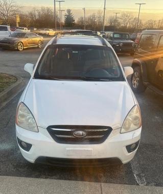 2008 Kia Rondo 