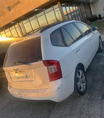 2008 Kia Rondo 