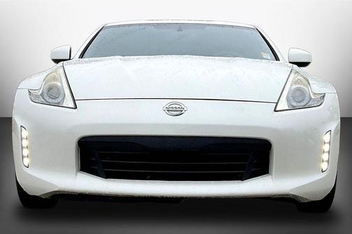 Pearl White 2016 Nissan 370Z Touring
