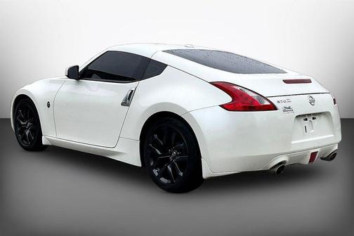 Pearl White 2016 Nissan 370Z Touring