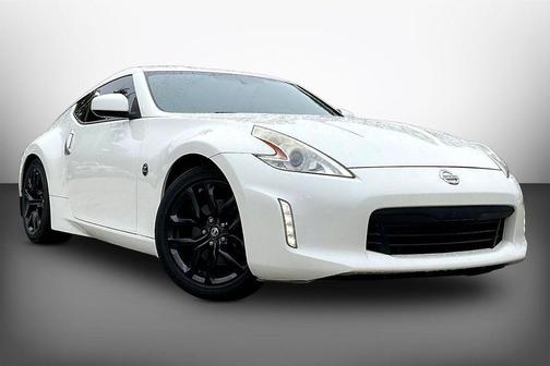 Pearl White 2016 Nissan 370Z Touring
