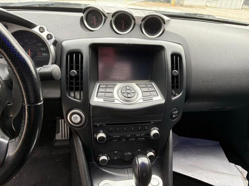Pearl White 2016 Nissan 370Z Touring