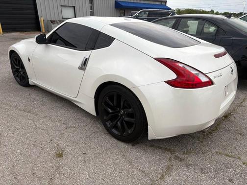 Pearl White 2016 Nissan 370Z Touring