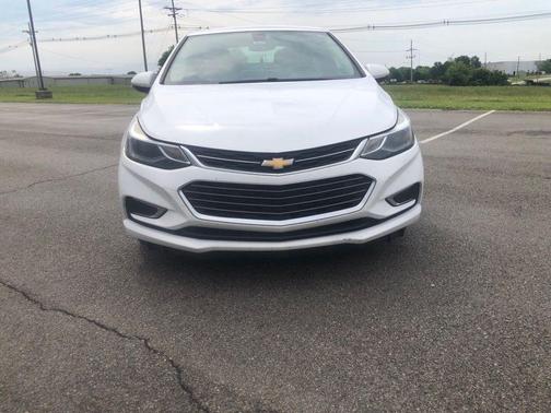 Summit White 2017 Chevrolet Cruze Premier