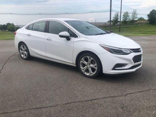 Summit White 2017 Chevrolet Cruze Premier