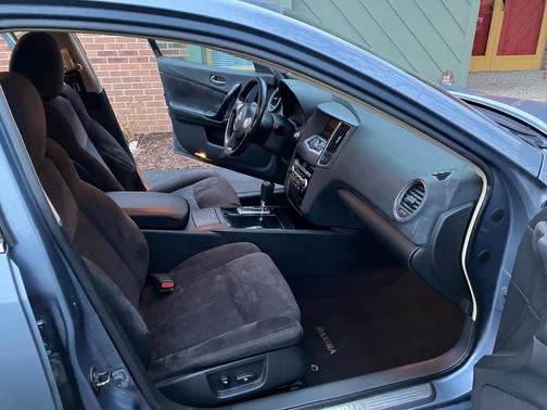 2010 Nissan Maxima S