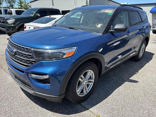 Blue Metallic 2022 Ford Explorer XLT
