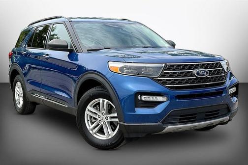 Blue Metallic 2022 Ford Explorer XLT