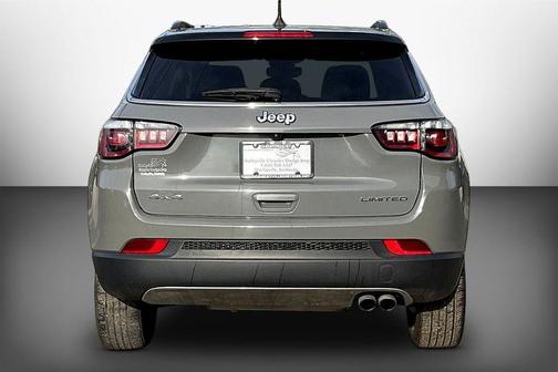 Sting Gray Clearcoat 2022 Jeep Compass Limited