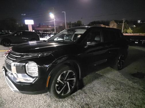 2023 Mitsubishi Outlander SE Special Edition