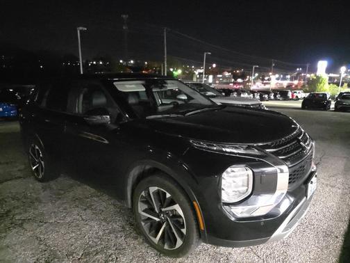 2023 Mitsubishi Outlander SE Special Edition