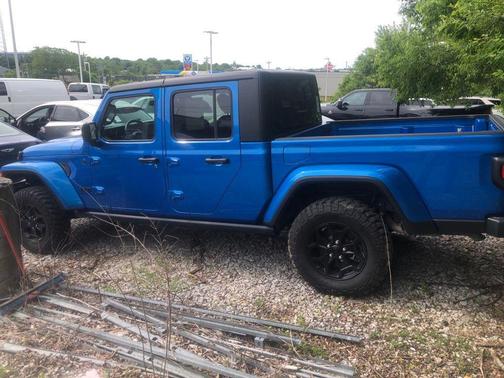 Hydro Blue Pearlcoat 2022 Jeep Gladiator Sport