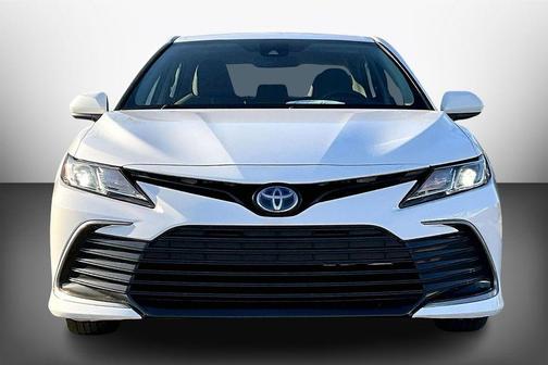 2022 Toyota Camry Hybrid LE
