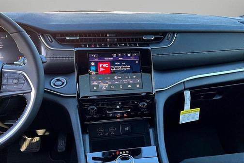 2026 Jeep Grand Cherokee Laredo