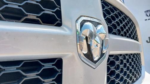 2016 RAM 1500 SLT