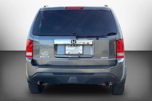 Gray 2013 Honda Pilot LX
