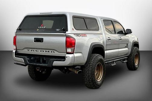 2017 Toyota Tacoma 