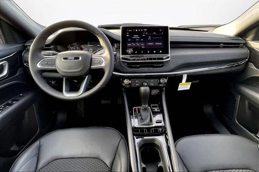 Diamond Black 2026 Jeep Compass Latitude