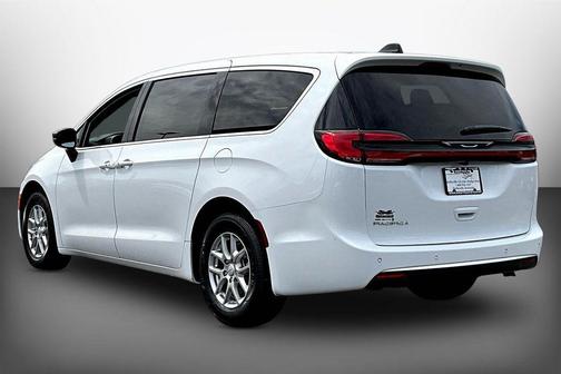 Bright White Clearcoat 2027 Chrysler Pacifica SELECT