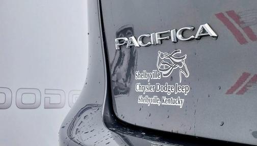 2022 Chrysler Pacifica Touring-L