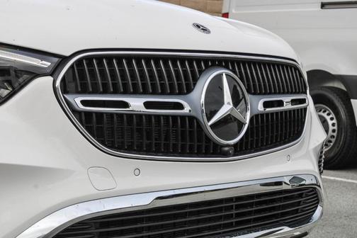 2025 Mercedes-Benz GLC 300 Base 4MATIC