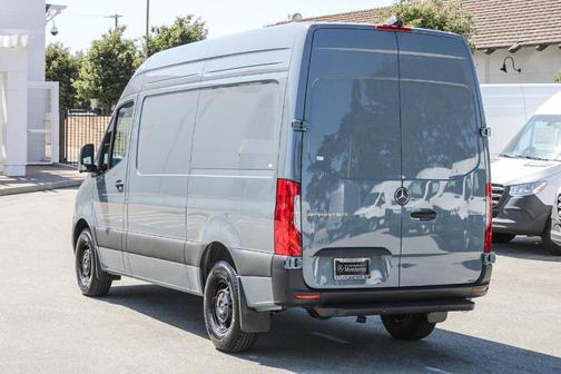 2025 Mercedes-Benz Sprinter 2500 Standard Roof