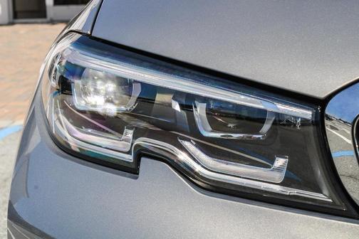 2022 BMW 330 i