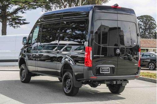 2025 Mercedes-Benz Sprinter 2500 Standard Roof