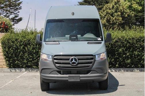 2025 Mercedes-Benz Sprinter 2500 Standard Roof