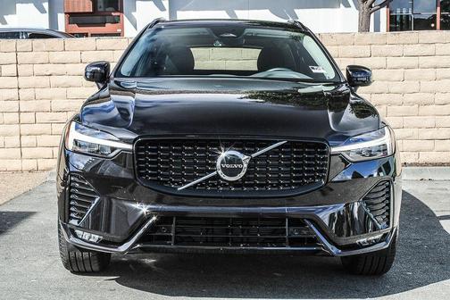 2025 Volvo XC60 B5 Core
