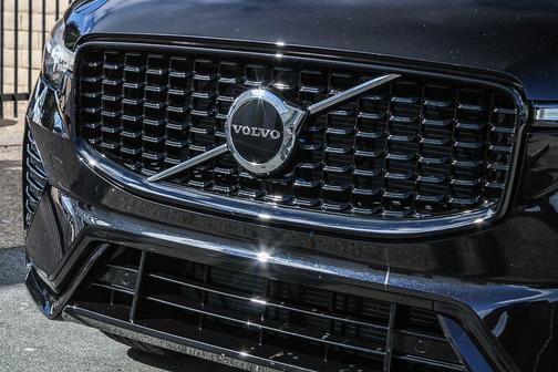 2025 Volvo XC60 B5 Core