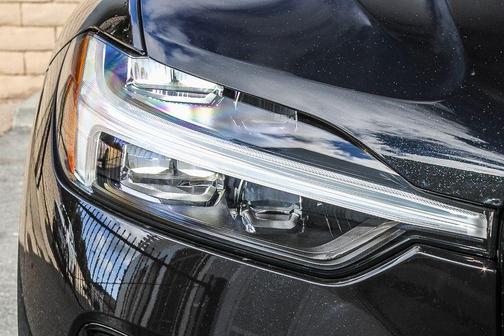 2025 Volvo XC60 B5 Core
