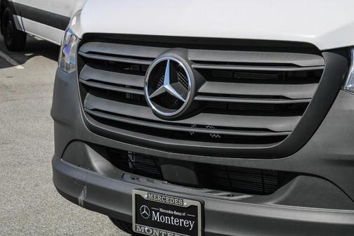 Arctic White 2025 Mercedes-Benz Sprinter 2500 High Roof