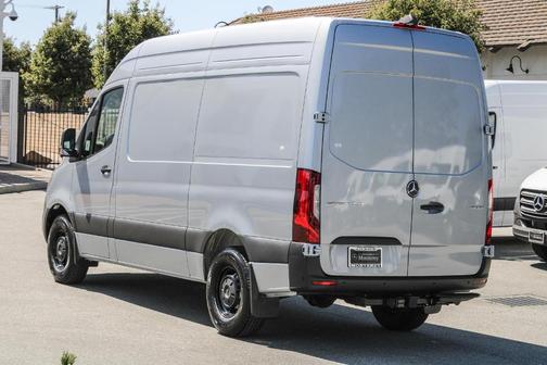 2025 Mercedes-Benz Sprinter 2500 Standard Roof