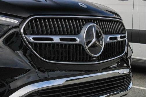 2025 Mercedes-Benz GLC 350e Base 4MATIC