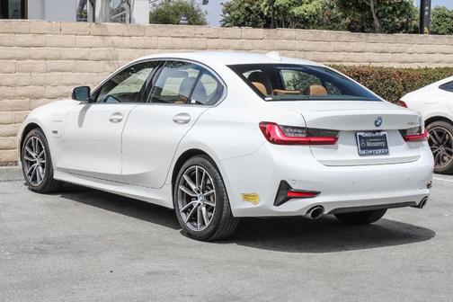 2022 BMW 330e 330e
