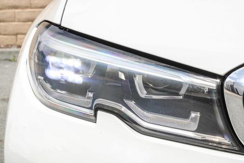 2022 BMW 330e 330e
