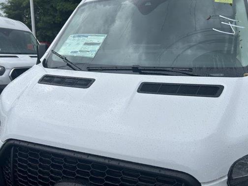 2025 Ford Transit-250 148 WB Medium Roof Cargo