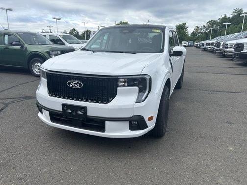 2025 Ford Maverick Lobo Standard