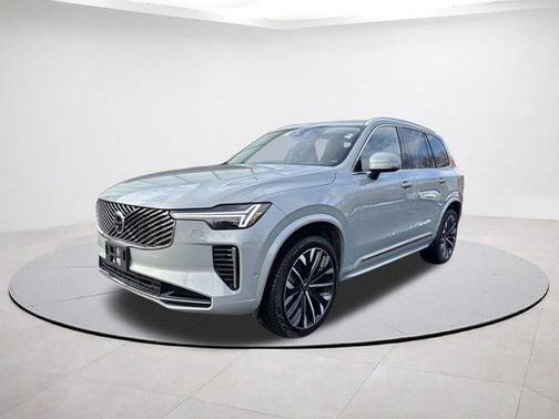 2025 Volvo XC90 B6 Plus 7-Seater