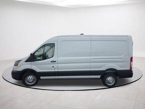 2026 Ford Transit-250 148 WB Medium Roof Cargo