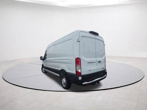 2026 Ford Transit-250 148 WB Medium Roof Cargo