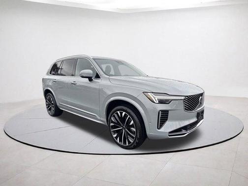 2025 Volvo XC90 B6 Plus 7-Seater